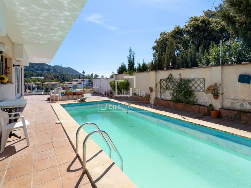 Foto b1c7f3a1-d37c-4b33-90d6-3f4f9f88d754. Xalet amb calefacció aparcament piscina a Cabrils