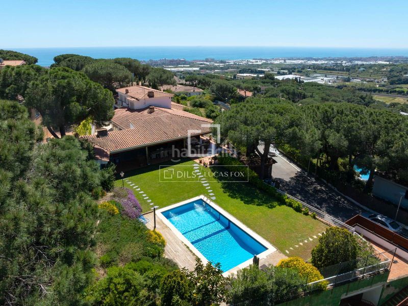 Foto e7aab718-12d0-4037-a056-8f43bc28f59a. Xalet amb calefacció aparcament piscina a Cabrils