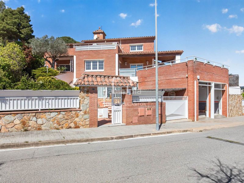 Foto c29cb1dc-5e2d-4201-9085-d59ab53efbb5. Xalet amb calefacció aparcament piscina a Nucli Urbà Argentona