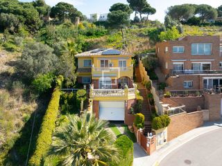 Xalet a Vilassar de Dalt. Casa de 4 dormitorios en venta en vilassar de dalt