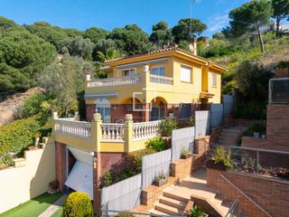 Chalet à Vilassar de Dalt. Casa de 4 dormitorios en venta en vilassar de dalt