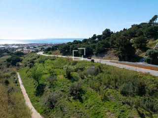 Landgut in Premià de Dalt. Doble parcela en venta para construir dos viviendas semiadosadas