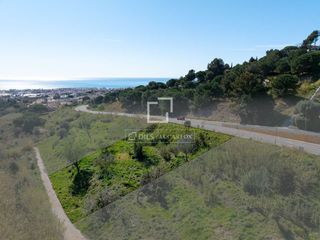 Finca rústica a Premià de Dalt. Doble parcela en venta para construir dos viviendas semiadosadas