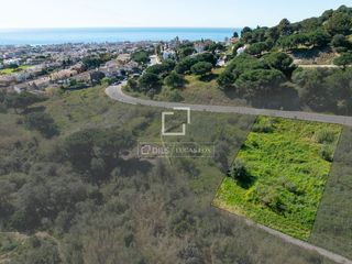 Finca rústica a Premià de Dalt. Doble parcela en venta para construir dos viviendas semiadosadas