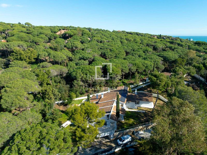 Foto ee30e3e7-f84a-4712-821c-e94344dfe828. Xalet amb calefacció aparcament piscina a Cabrera de Mar