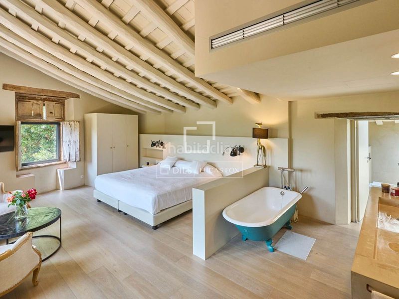 Foto 162d44c0-d83d-4fa4-9290-ac3a8f374c18. Chalet majestuosa masía histórica en venta con 5 dormitorios suite en Alella