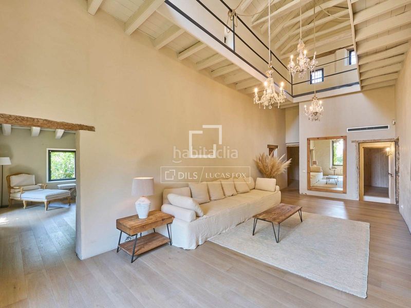 Foto 1cfea782-05ad-465c-bfe2-7191c2460c1e. Chalet majestuosa masía histórica en venta con 5 dormitorios suite en Alella