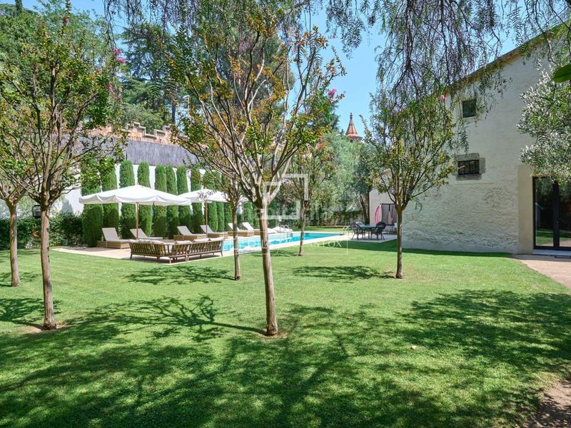 Foto 237af47a-1607-480e-9943-f193cf941e6c. Chalet majestuosa masía histórica en venta con 5 dormitorios suite en Alella
