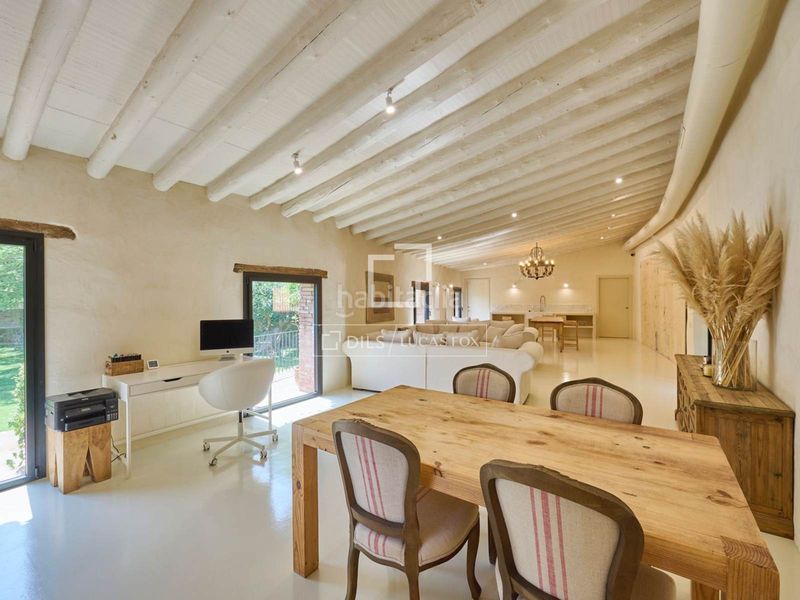 Foto 3d9800b7-4c6d-4cb7-91b0-b445821a64ee. Chalet majestuosa masía histórica en venta con 5 dormitorios suite en Alella