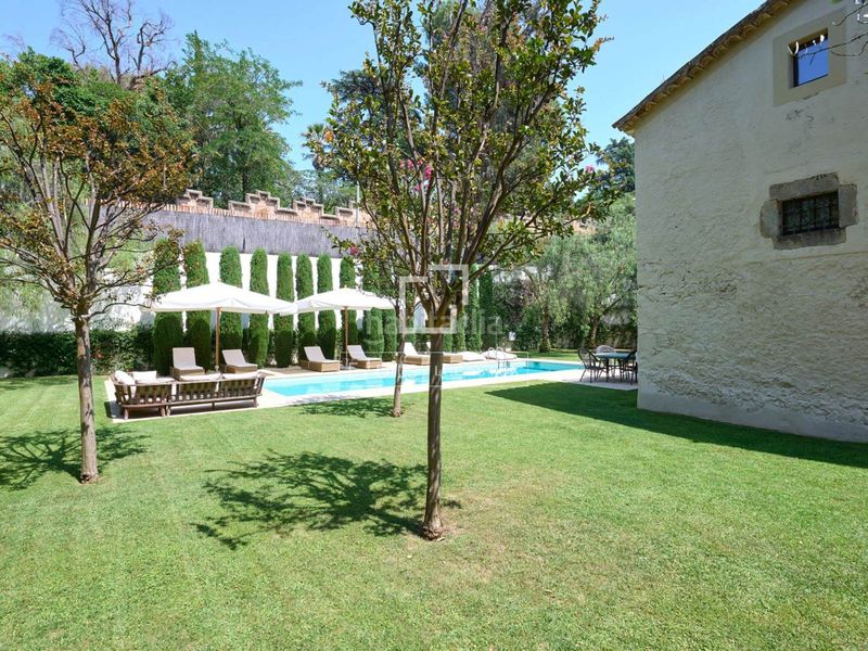 Foto 876a2a9f-b743-4405-bfb9-92db67249a33. Chalet majestuosa masía histórica en venta con 5 dormitorios suite en Alella