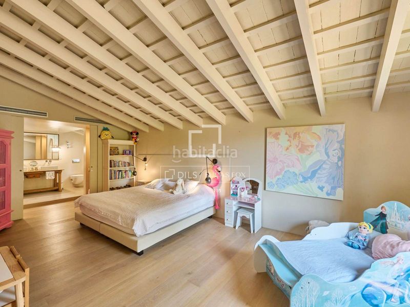 Foto 8fa265b5-598c-45d4-97f0-6adb08d5433f. Chalet majestuosa masía histórica en venta con 5 dormitorios suite en Alella