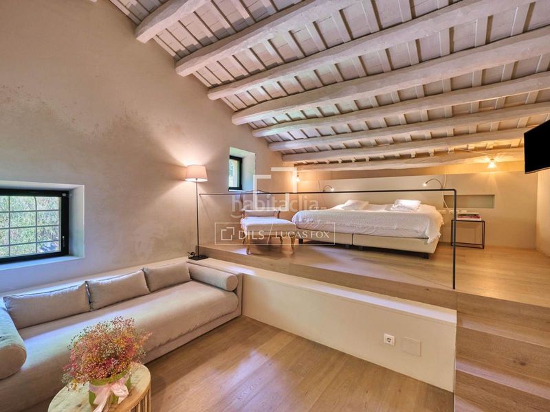 Foto b7a5378c-4a7a-496e-aec9-4dd9583b5f5e. Chalet majestuosa masía histórica en venta con 5 dormitorios suite en Alella