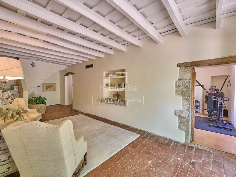Foto c5b49af6-f229-4391-8b43-6ad0af8786d8. Chalet majestuosa masía histórica en venta con 5 dormitorios suite en Alella