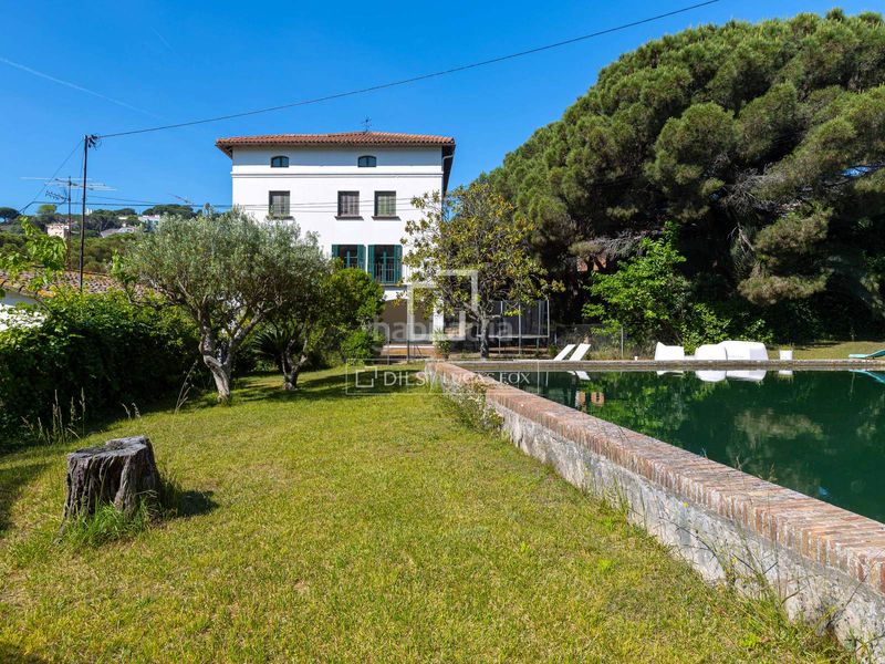 Foto 8013bba0-7f3b-4fde-9ae1-8d46457233e5. Masia amb aparcament piscina a Alella