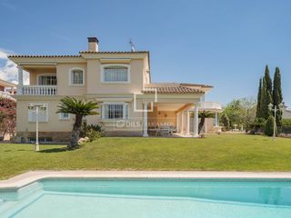 Chalet à Vilassar de Dalt. Magnífica casa familiar con vistas al mar en venta en vilassar d