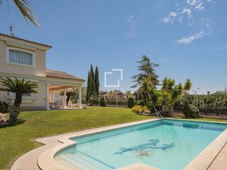 Xalet a Vilassar de Dalt. Magnífica casa familiar con vistas al mar en venta en vilassar d