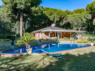 Xalet a Bell-Aire. Terreno de 11.000m2 con dos casas independientes, sant andreu de
