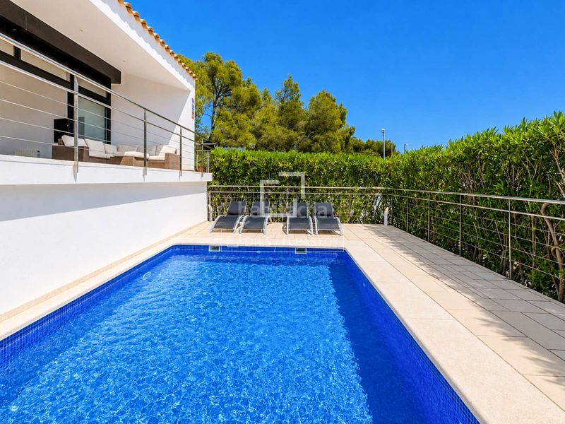 Foto 4909e955-d678-42fa-bfd3-a903d0d1a25c. Xalet amb calefacció aparcament piscina a Vallpineda-Santa Bàrbara Sitges