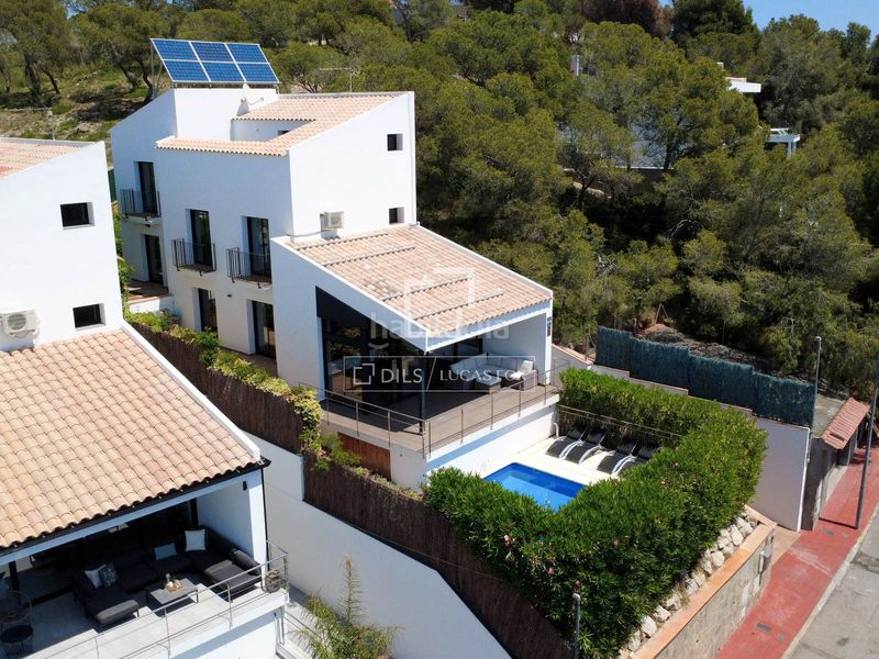 Foto 5e0b61b7-e181-4fe3-963f-890c4eae2da6. Xalet amb calefacció aparcament piscina a Vallpineda-Santa Bàrbara Sitges
