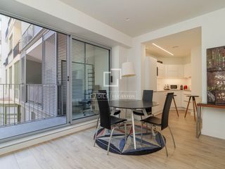 Pis a Dreta de l´Eixample. Piso en excelentes condiciones de 1 dormitorio con 11m terraza e