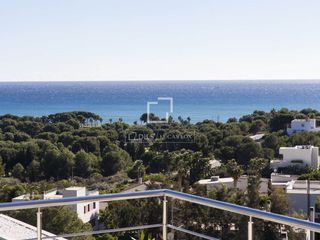 Landgut in Can Girona - Terramar - Vinyet. Amplia parcela con vistas al mar en venta, gran ubicación en sit