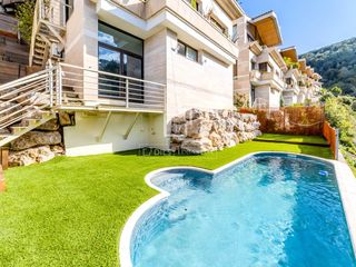 Chalet in Levantina - Montgavina - Quintmar. Casa moderna con 4 habitaciones, piscina y vistas espectaculares