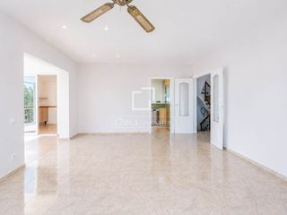 Chalet in Vallpineda-Santa Bàrbara. Casa de 5 dormitorios en venta en vallpineda, sitges