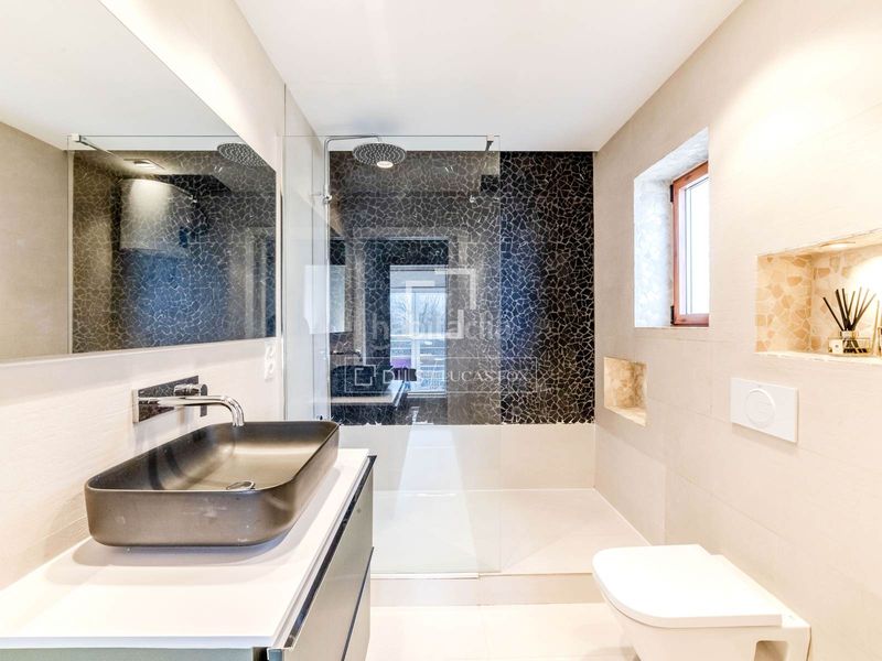 Foto a29732ae-c080-4417-a988-89212f4c32a1. Xalet amb aparcament piscina a Levantina - Montgavina - Quintmar Sitges