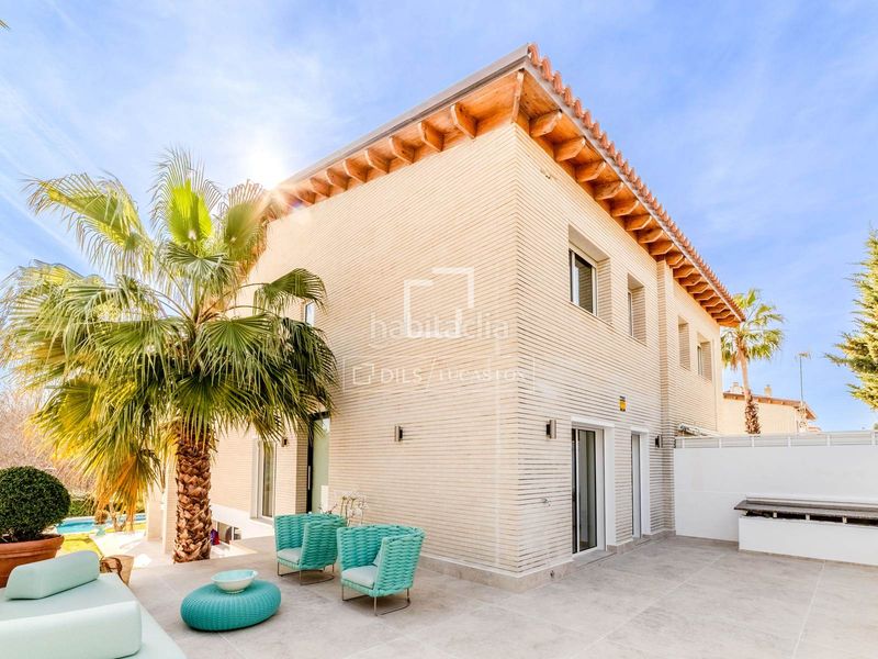 Foto aa20c782-9e81-41c4-b17d-b3601d79a0d5. Xalet amb aparcament piscina a Levantina - Montgavina - Quintmar Sitges