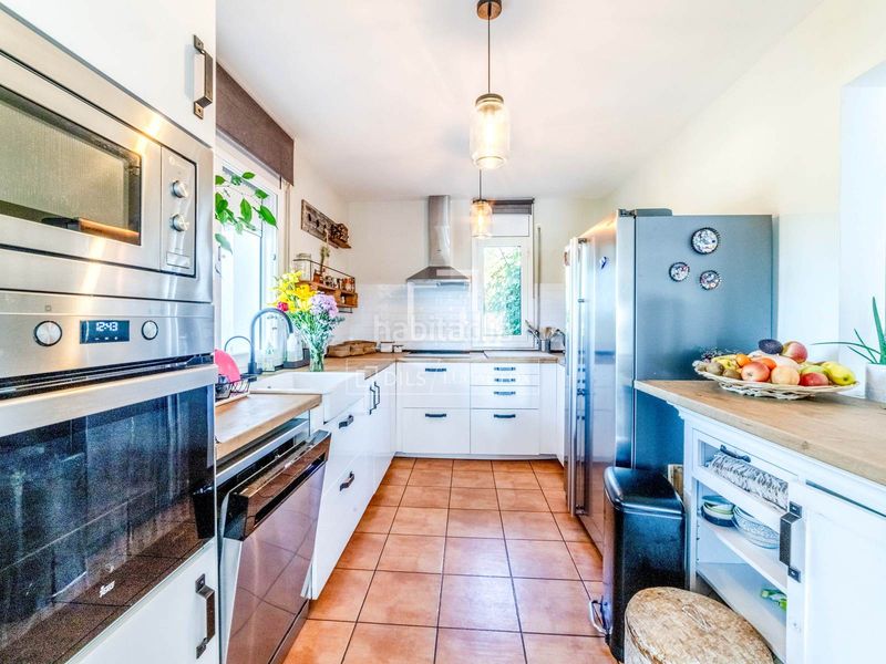 Foto 310f4a85-b462-4595-b028-b5062c52d418. Chalet preciosa villa mediterránea con vistas al mar y a la montaña, en venta . en Sant Pere de Ribes