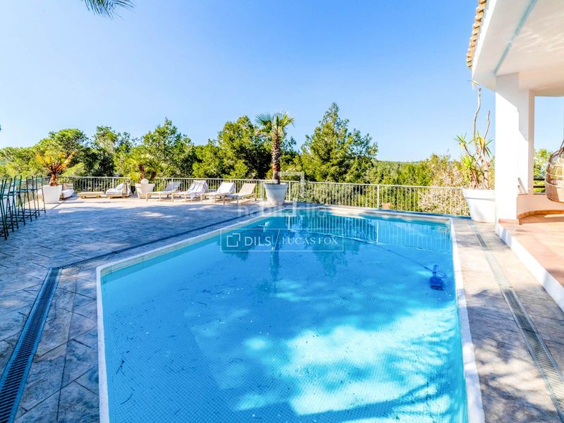 Foto 42088000-bf0f-4673-96e7-0dbbe5f33be9. Chalet preciosa villa mediterránea con vistas al mar y a la montaña, en venta . en Sant Pere de Ribes