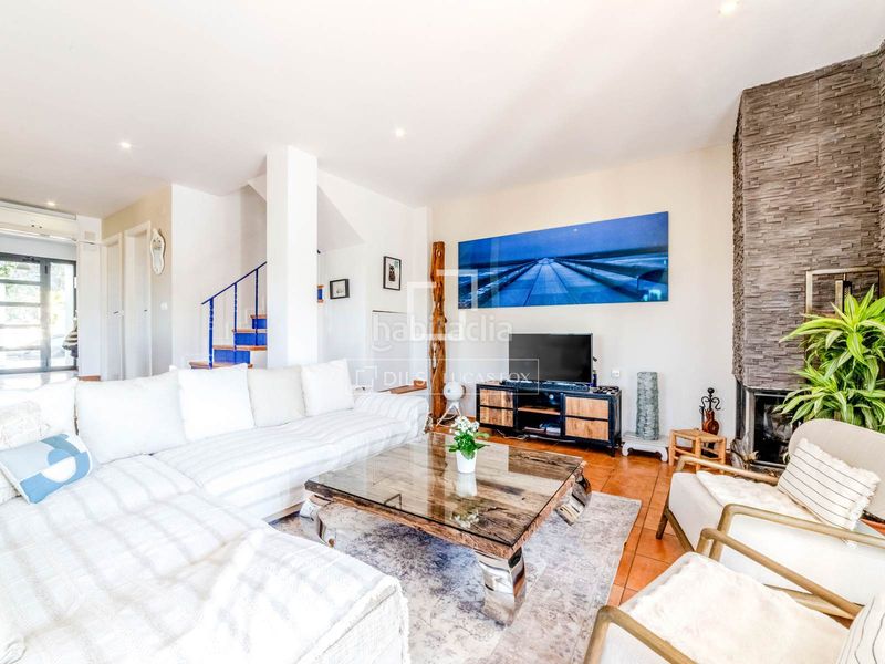 Foto 9498476c-efc9-4bc0-ae41-8f56d2e2cef5. Chalet preciosa villa mediterránea con vistas al mar y a la montaña, en venta . en Sant Pere de Ribes