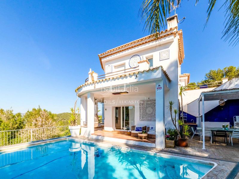 Foto d460229b-b393-41a8-8a58-b2e47d749e3d. Chalet preciosa villa mediterránea con vistas al mar y a la montaña, en venta . en Sant Pere de Ribes