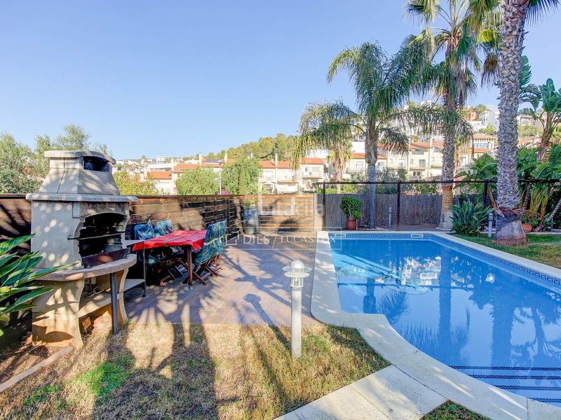 Foto 066c5761-6118-4ba5-9f6d-175e1385564a. Xalet amb calefacció aparcament piscina a Levantina - Montgavina - Quintmar Sitges