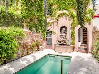 Pis a Gòtic. Piso en excelentes condiciones de 4 dormitorios con 101m terraza
