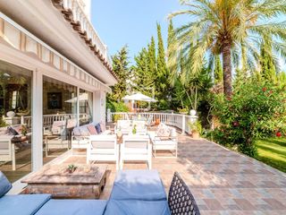 Chalet in Levantina - Montgavina - Quintmar. Casa  villa de 5 dormitorios en venta en levantina, barcelona