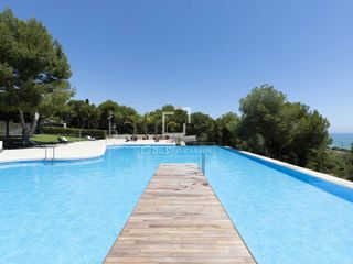 Pis a Mas d´En Serra - Els Cards. Piso de 5 dormitorios con terraza de 69 m en venta en els cards,