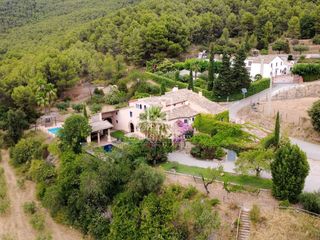 Casale in Torrelles de Foix. Casa rural de 9 dormitorios en venta en penedés, barcelona