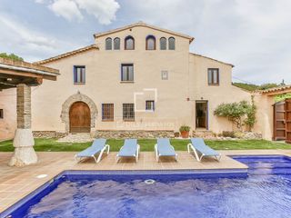 Masía en Torrelles de Foix. Casa rural de 9 dormitorios en venta en penedés, barcelona