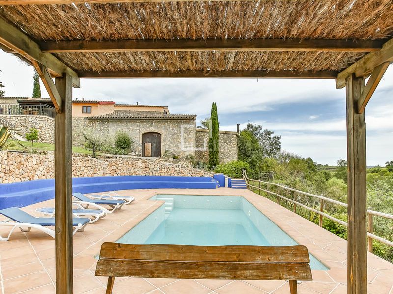 Foto c987eb6e-11b0-4df1-a446-d8b8c7dc1580. Masia amb calefacció aparcament piscina a Torrelles de Foix