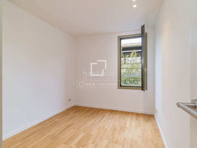Foto c06c3c0a-3837-4b43-b80f-d7a15b5da548. Pis amb calefacció aparcament a Sant Antoni Barcelona