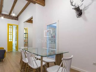 Pis a Russafa. Exclusiva propiedad de 6 dormitorios mas terraza en venta en ruz