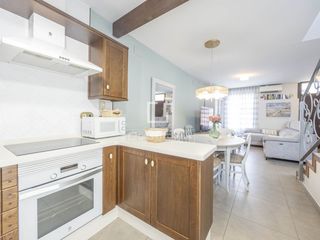 Xalet a Els Orriols. Casa  villa en excelentes condiciones de 4 dormitorios en venta