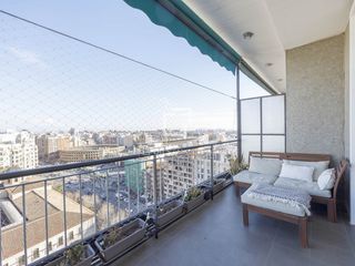 Lloguer Pis a Sant Francesc. Magnífico piso de 3 dormitorios con terraza en alquiler en sant