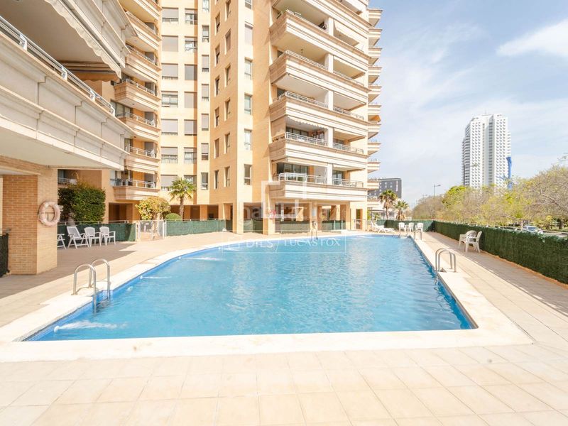 Foto 42db22ed-3178-4914-a077-a89de8fbe4d5. Pis amb calefacció aparcament piscina a Penya-Roja - Avda. Francia Valencia