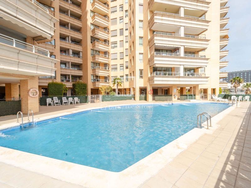 Foto a6541aeb-f506-4f36-81cf-dc94275f121f. Pis amb calefacció aparcament piscina a Penya-Roja - Avda. Francia Valencia