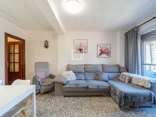 Pis a Morvedre. Magnífico piso con 4 dormitorios y terraza en venta en el barrio