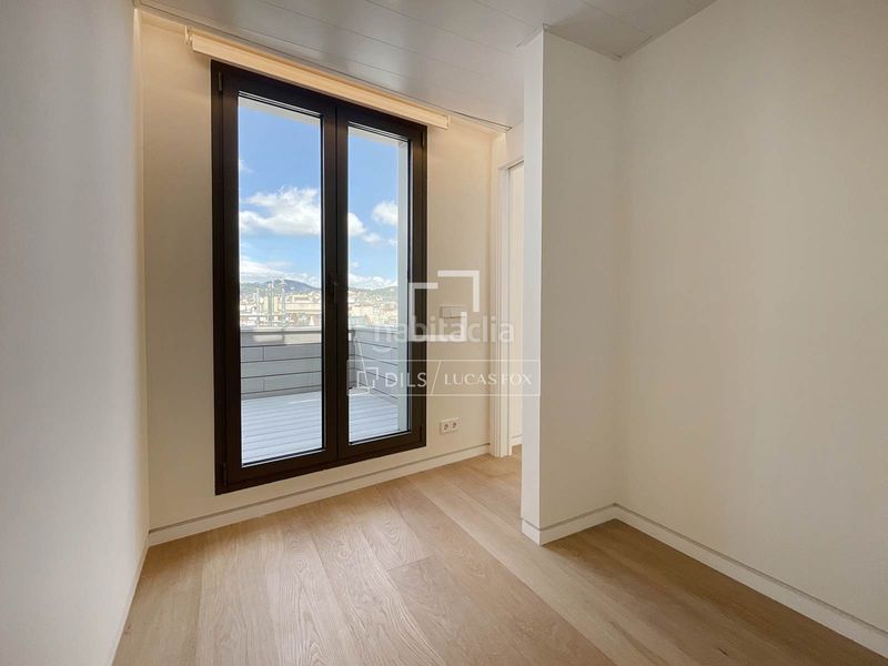 Foto af0b5905-5d06-4ee2-bc25-e349b663c271. Àtic amb aparcament piscina a Vila de Gràcia Barcelona