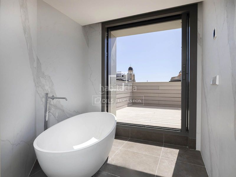 Foto e2938d7b-ab43-4768-a3a3-d1b9c8b8428b. Àtic amb aparcament piscina a Vila de Gràcia Barcelona