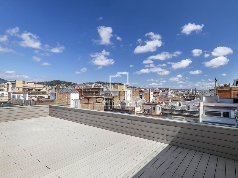 Foto ec324113-c9ab-4c93-ba57-cd5c06c4ebc5. Àtic amb aparcament piscina a Vila de Gràcia Barcelona